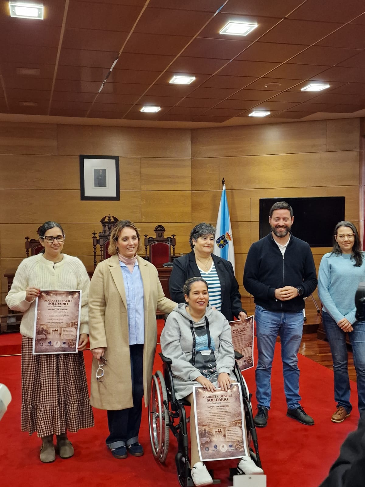 Presentación de desfile solidario en el Concello de Cambados